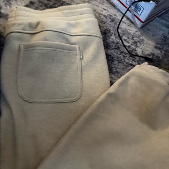 Alpine Design Men's Black Crewneck Sweater - Picture 11 of 13